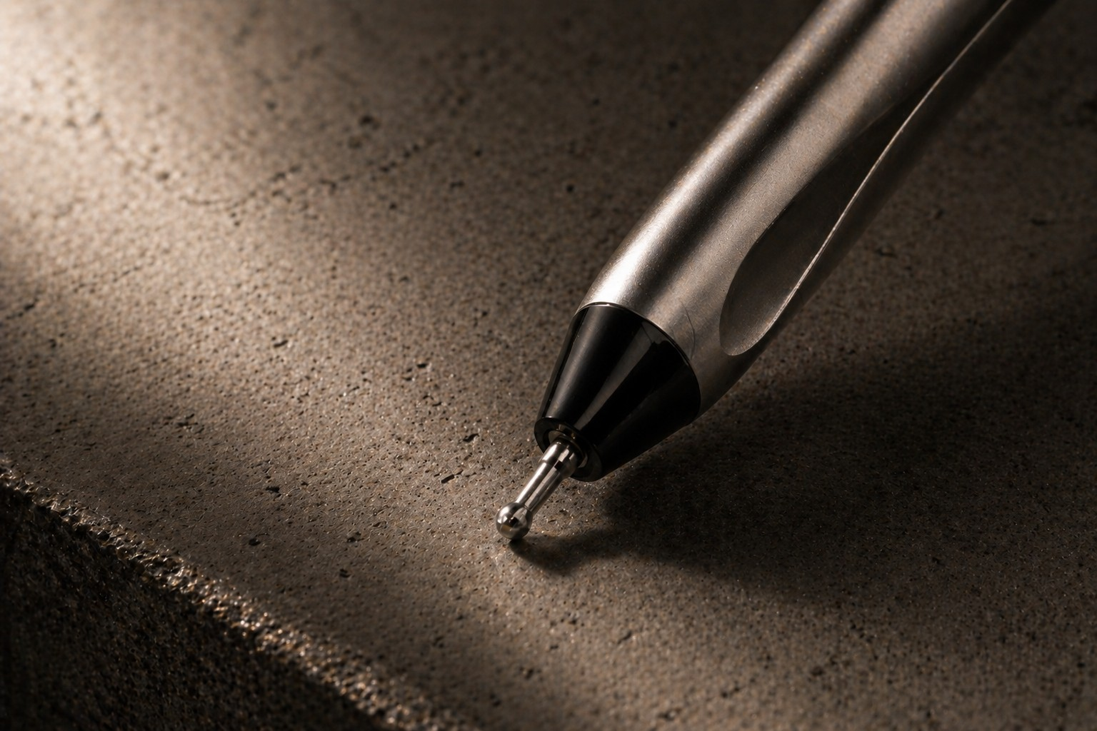 EYEPRO RF THE MOST DELICATE AREA — DONE PROPERLY The eye area ages first. And it is the easiest to get wrong. EYEPRO RF is designed for thin, sensitive skin where precision matters most. It works on areas like: Under-eyes Eyelids Smile lines Fine lines soften. Skin tightens gently. The eye area looks less tired. But this is also where risk is higher. Thinner skin. Less fat. More sensitivity. Which is exactly why this step must be controlled, not aggressive. Done correctly, it restores. Done poorly, it shows.